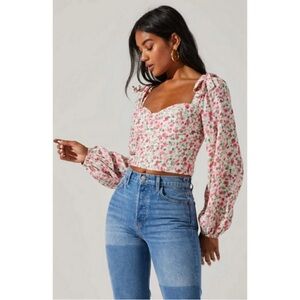 ASTR The Label Floral Tie Shoulders Cropped Style Blouse Size Small Women’s